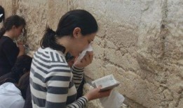 娱乐吃瓜君干什么了,揭秘其引发热议的背后真相